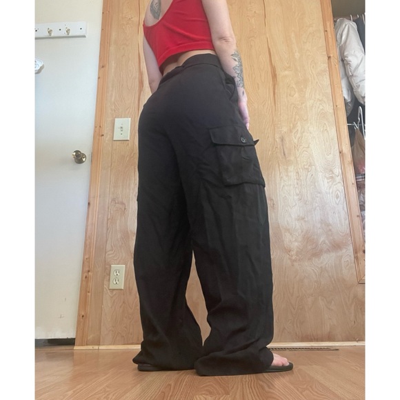 Banana Republic Black Wide-Leg Cargo Pants - Picture 2 of 4